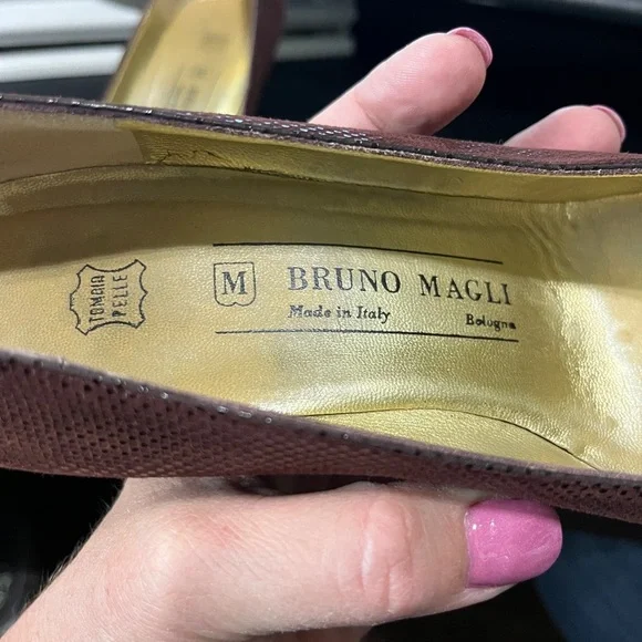 Bruno Magli Vintage Women's Brown Leather Dotted Pumps Heels Shoes Italy 8B - Picture 4 of 10
